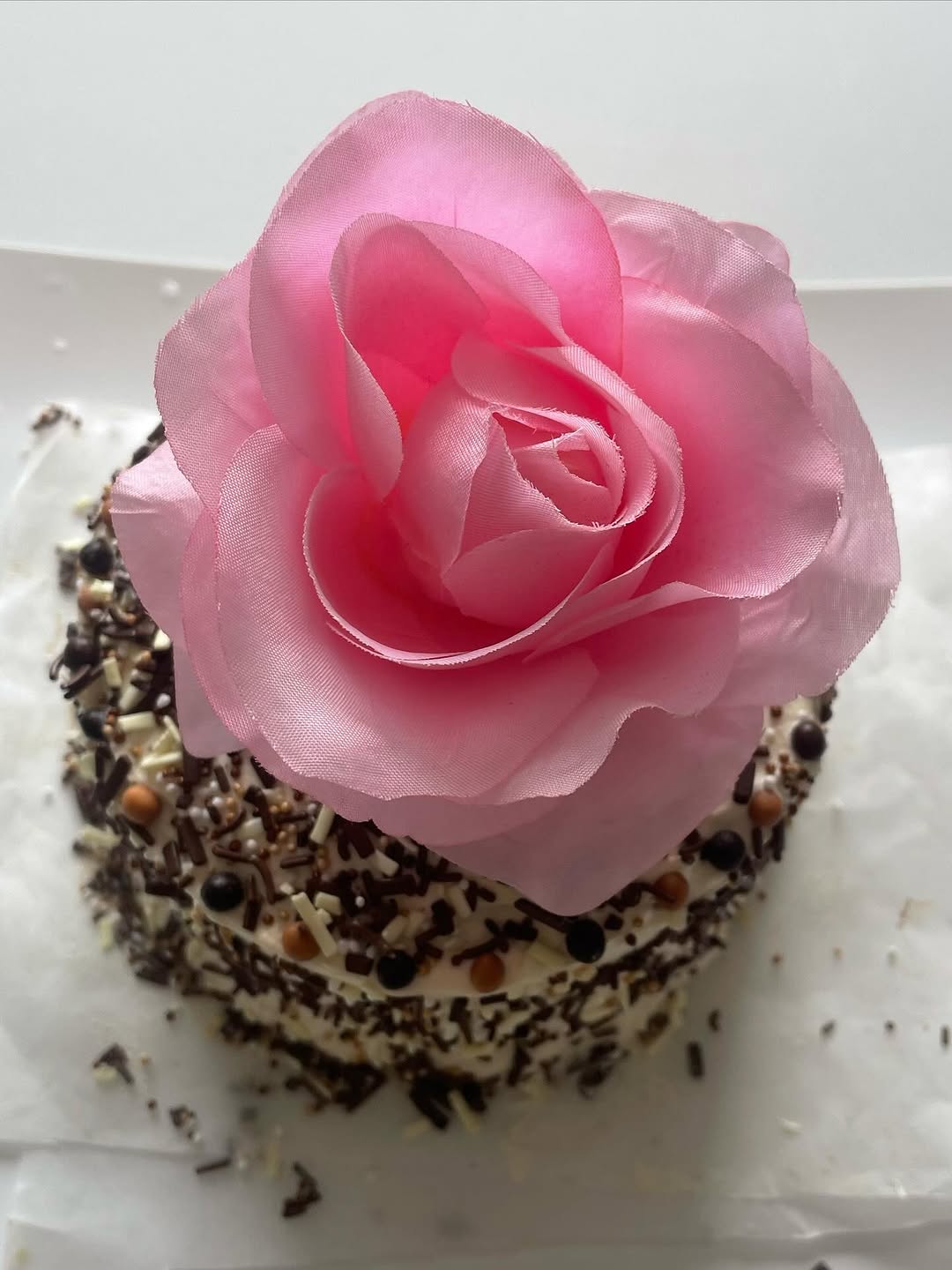 Mini chocolate cake with caramel filling